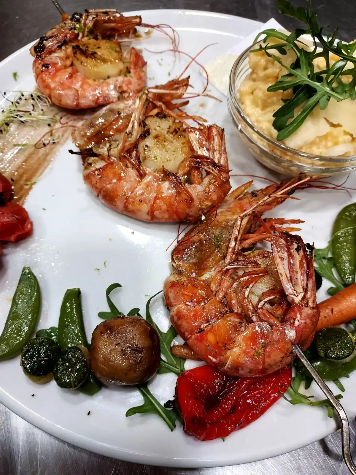 Brochette de gambas et Saint-Jacques